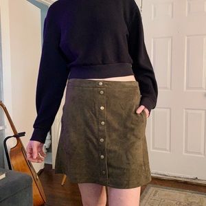 Sans Souci size Large button front mini skirt suede